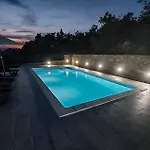 Stunning In Tatil Evi Dramalj
