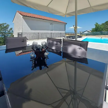 2 Bedroom Gorgeous In *