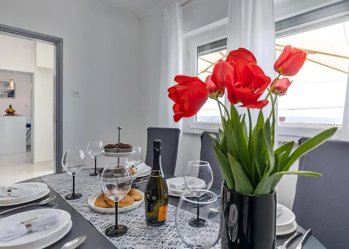 2 Bedroom Gorgeous In * Dramalj