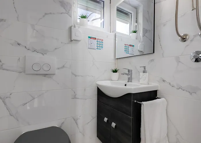 2 Bedroom Gorgeous In