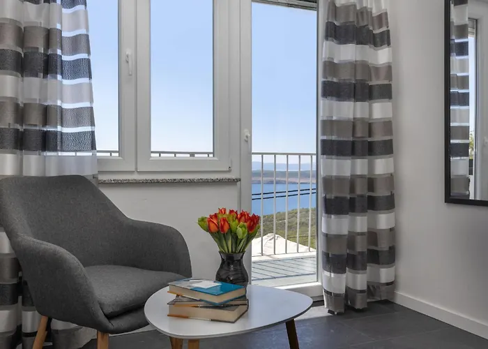 2 Bedroom Gorgeous In *