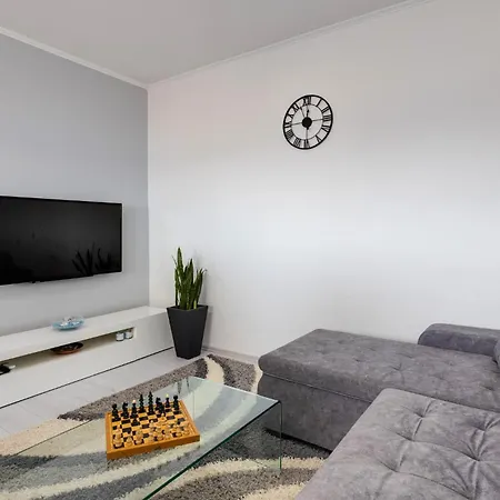 2 Bedroom Gorgeous In *