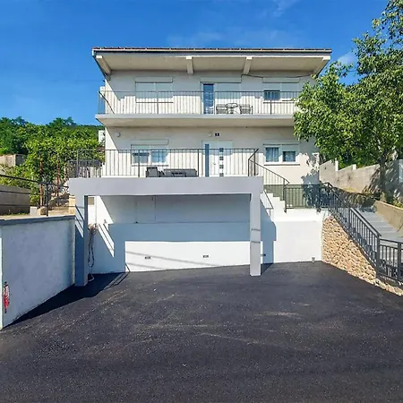 2 Bedroom Gorgeous In *