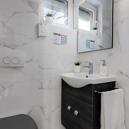 2 Bedroom Gorgeous In