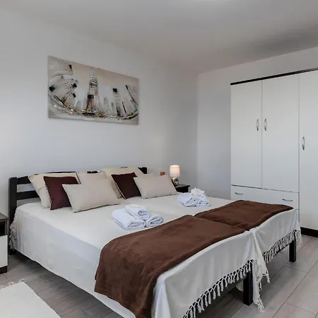 Holiday home 2 Bedroom Gorgeous In Dramalj